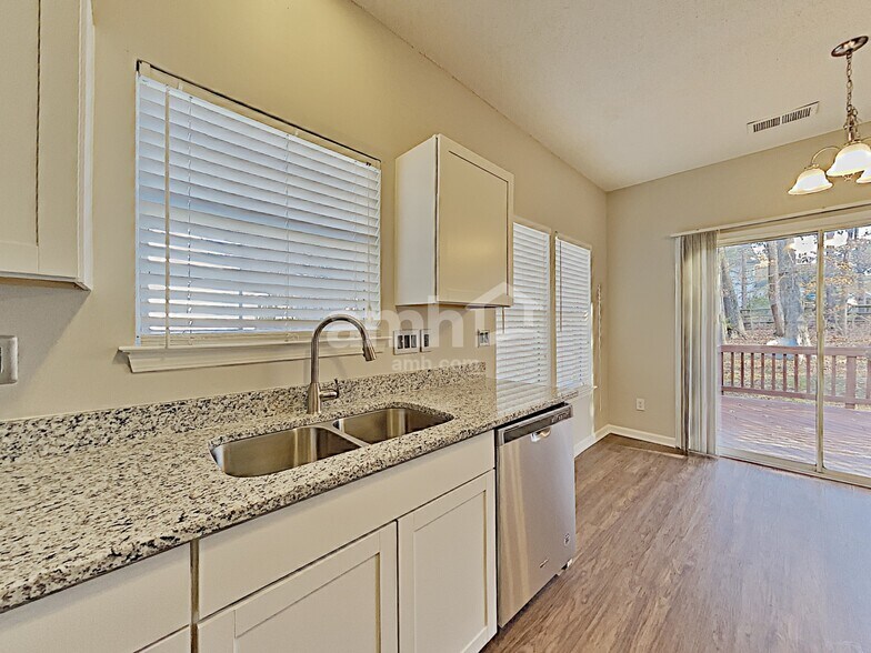 Building Photo - 1301 Sweetgum Ln