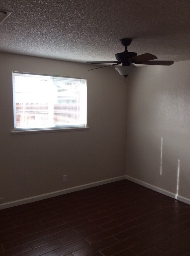 Building Photo - Beautiful home. Apply today!