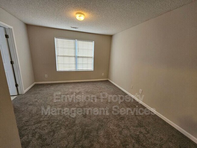 Building Photo - 3275 Oakley Pl