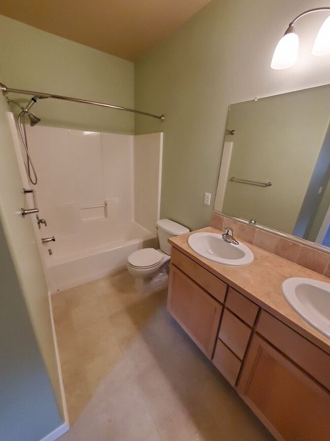 Building Photo - 5991 Blue River Dr SE