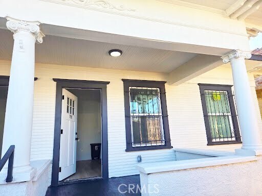 Primary Photo - 754 E 17th St