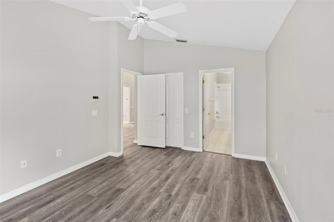 Building Photo - 11111 Lakeside Vista Dr