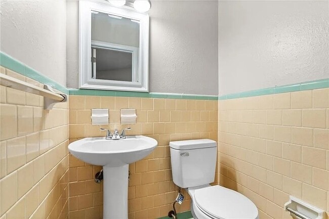 Building Photo - 3 bed 1.5 bath Stunner in Mobile