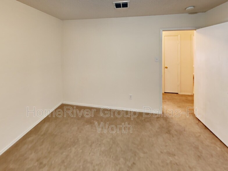 Building Photo - 3956 Foxhound Ln