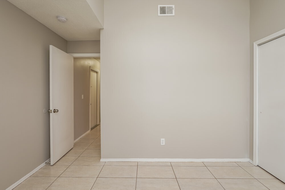Building Photo - 13318 Greenpointe Dr
