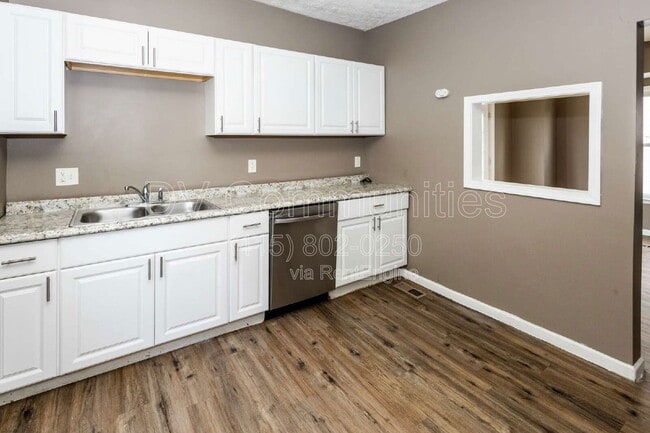 Building Photo - 7618 Grand Division Ave