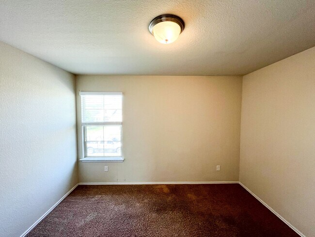 Building Photo - Available NOW!!!! This gorgeous home is located in The Landing Subdivision in Killeen. This home ...