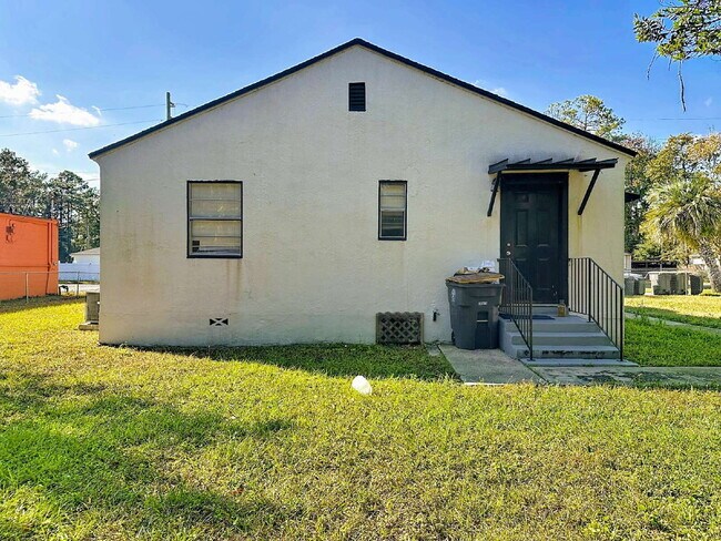 Building Photo - 6377 Lamar Dr