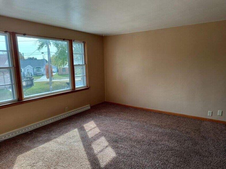 Living Room - 1256 Arlington Ave