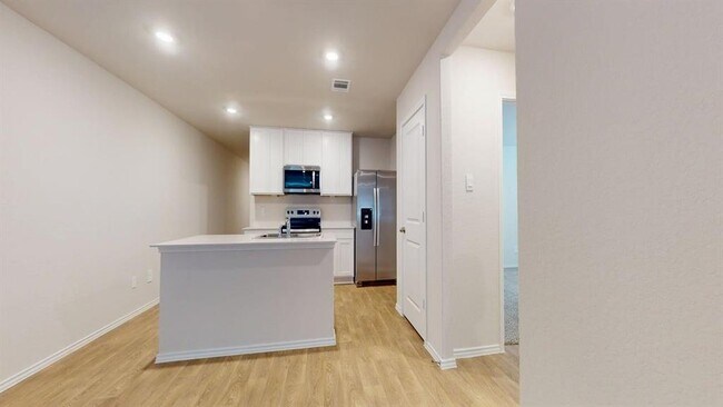 Building Photo - 914 Indian Wy