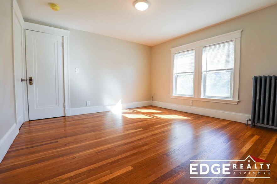 Building Photo - 67 N Crescent Circuit