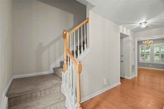 Building Photo - 1158 Manor Crest Ct NE