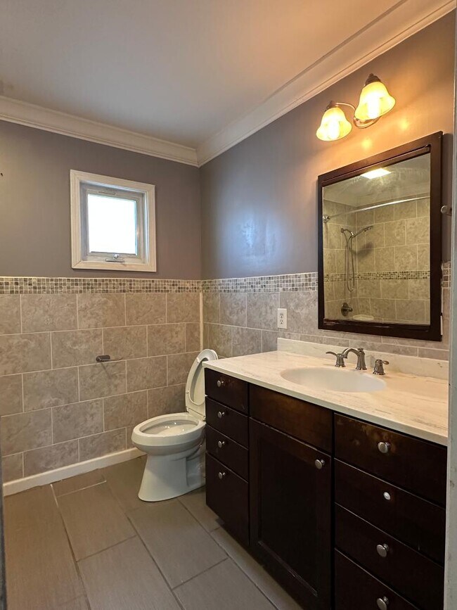 Building Photo - 252 Cumberland Ave