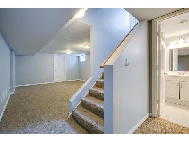 Building Photo - 3964 Xenwood Ave S