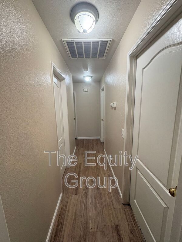 Building Photo - 3832 W Sweet Ave