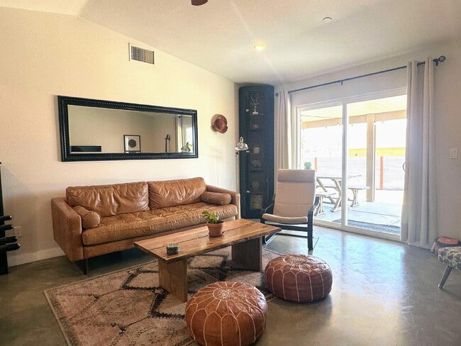 Building Photo - Rare Opportunity for Spacious, Modern Sout...