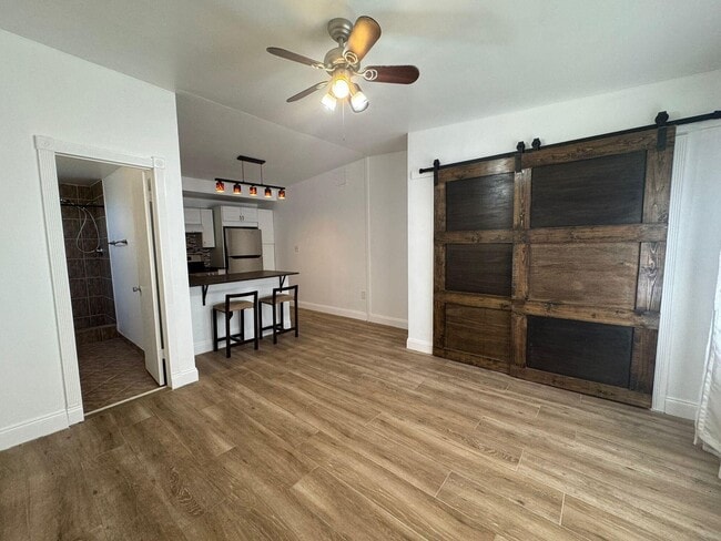 Building Photo - 1311 NE 42nd St