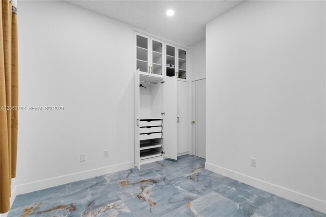 Building Photo - 758 Lake Wellington Dr