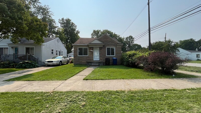 Primary Photo - 11755 Berwyn Ave