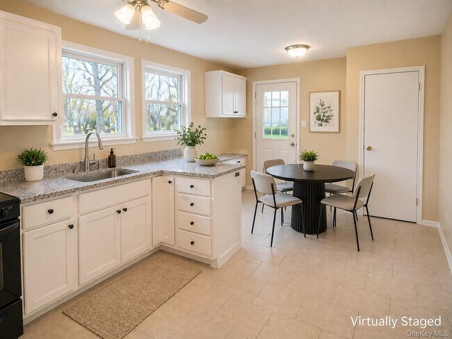 Building Photo - 1521 NY-208