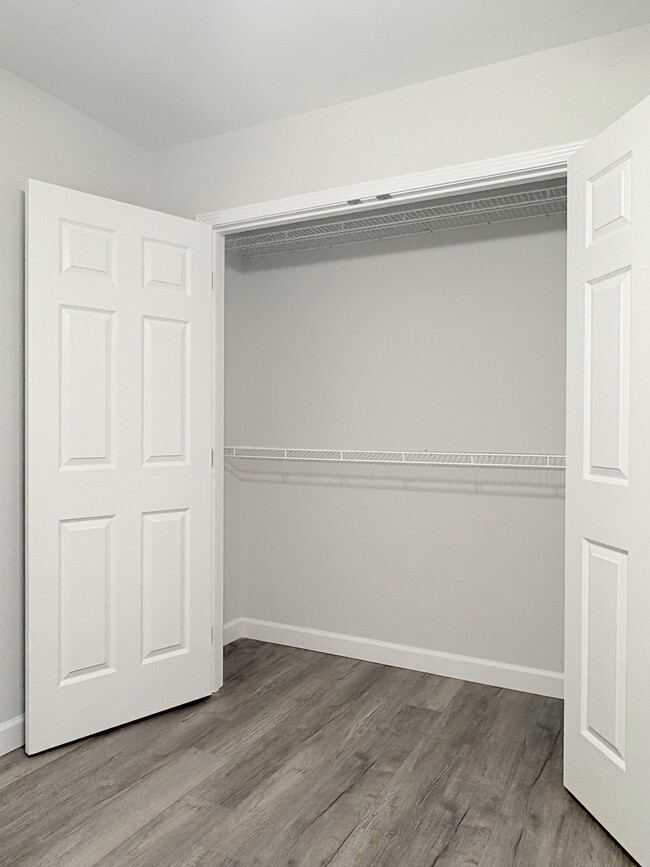 Building Photo - 868 Rodeo Ln