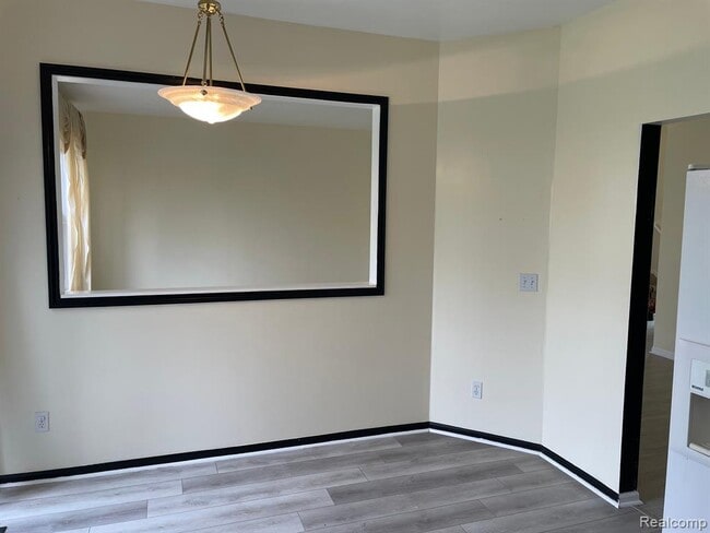 Building Photo - 38463 Saratoga Cir