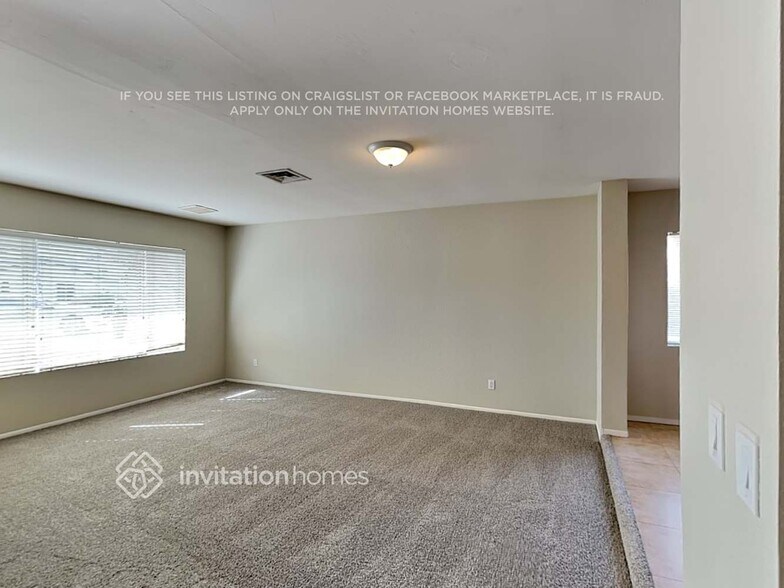 Building Photo - 5142 W Echo Ln