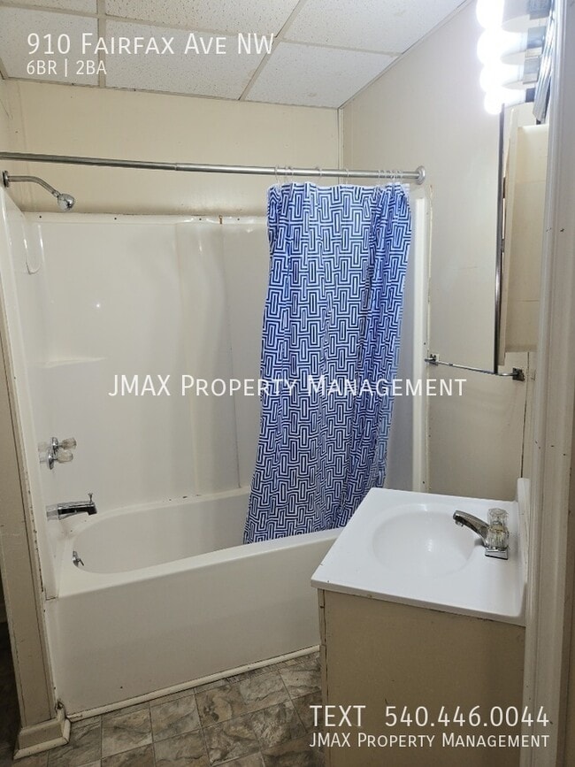 Building Photo - 910 Fairfax Ave NW