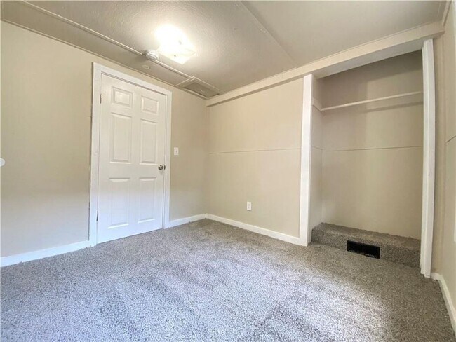 Building Photo - Affordable 3 Bedroom 1 Bath Home