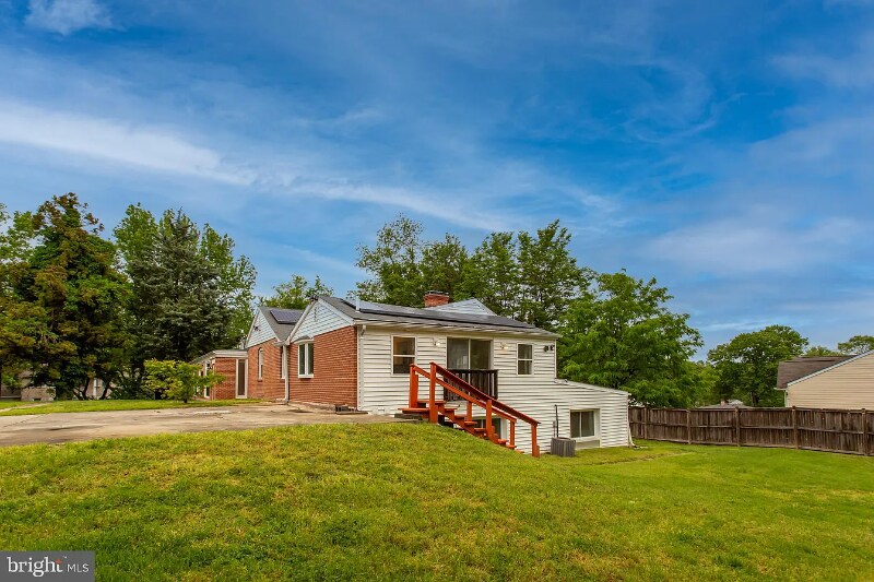 Building Photo - 301 Loureiro Ln