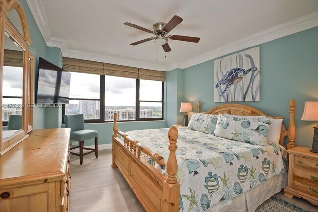 Building Photo - 3505 S Ocean Dr