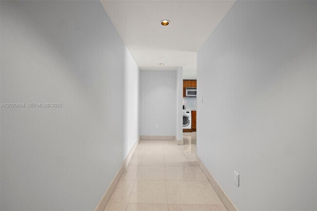 Building Photo - 6801 Collins Ave