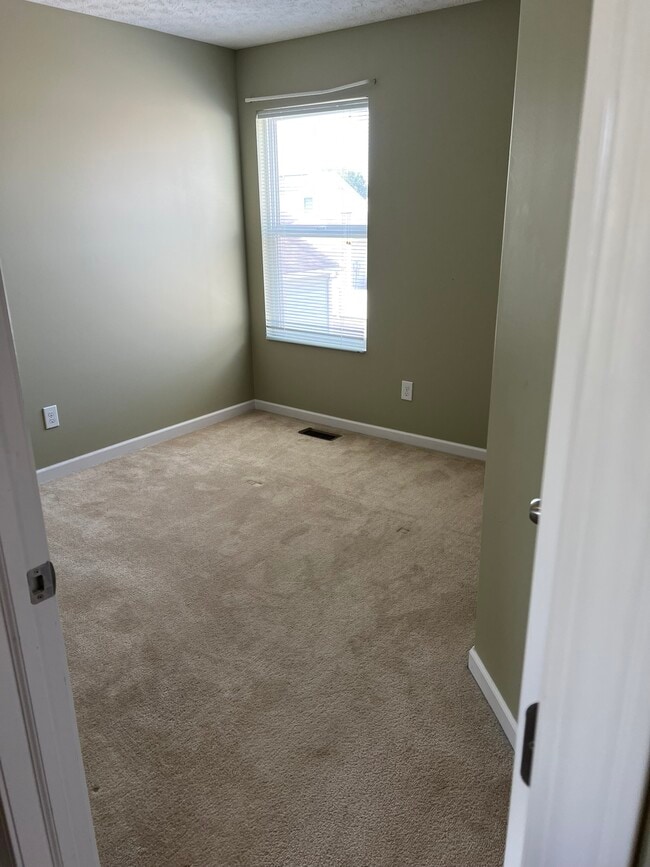 Bedroom 2 (empty) - 5537 Goose Falls Dr