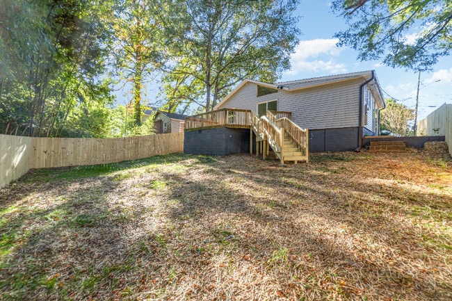 Building Photo - 211 Putnam St