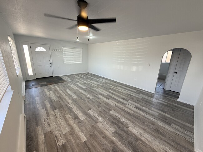 Building Photo - 310 Chimney Park Dr