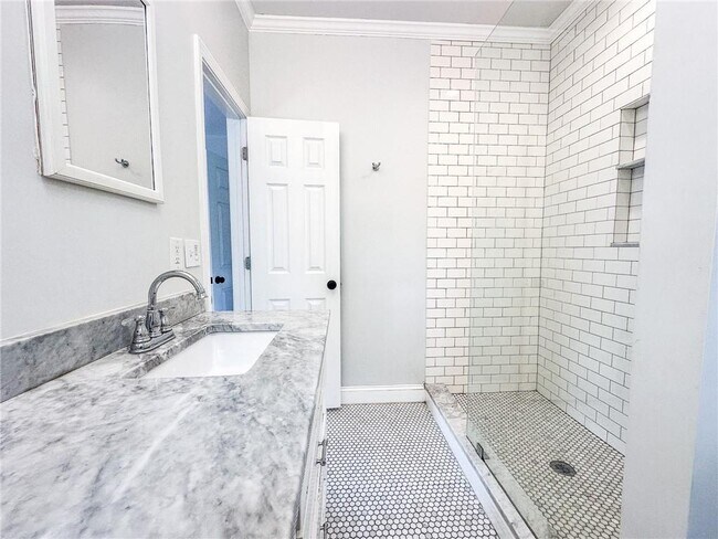 Building Photo - 2079 Street De Ville