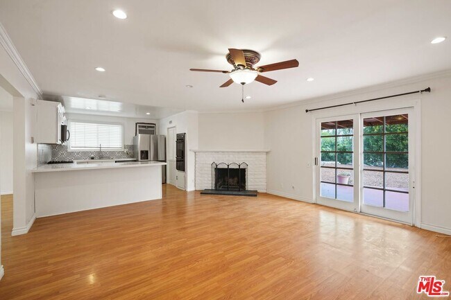 Building Photo - 6558 Neddy Ave