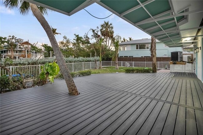 Building Photo - 31 Lands End Ln