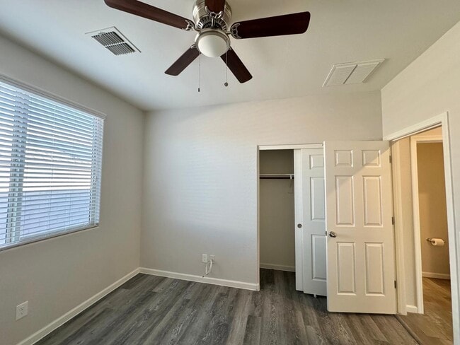 Building Photo - 2308 E Dust Devil Dr