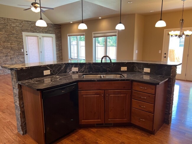 Building Photo - 4548 Westcott Dr