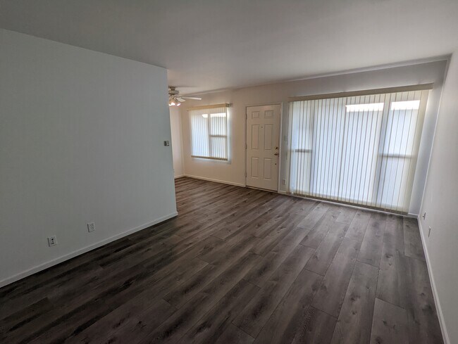 Building Photo - 1134 9th St