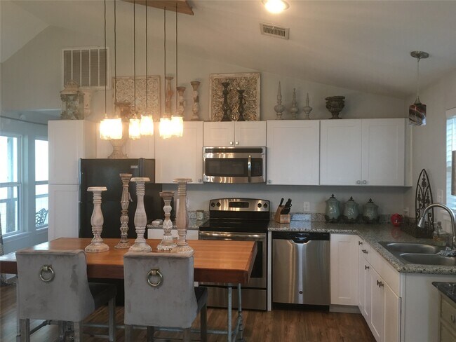 Building Photo - 1200 Choctaw Rd