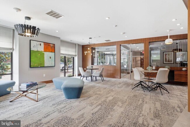 Building Photo - 145 Riverhaven Dr
