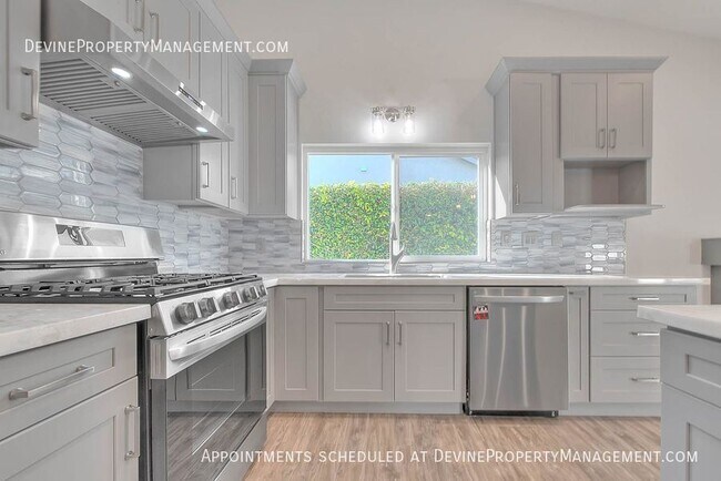 Building Photo - 9814 Hibiscus Ct