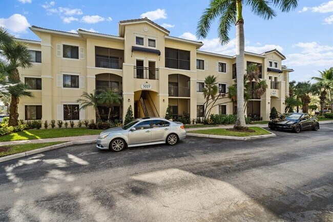 Building Photo - 3019 Alcazar Pl