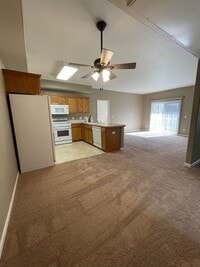 Building Photo - Charming Main Floor Condo in Water Valley