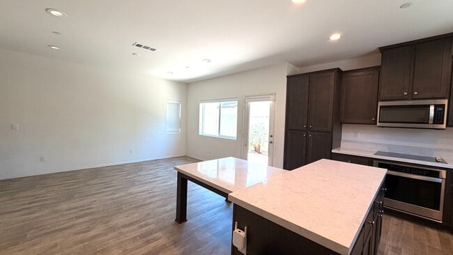 Building Photo - 5474 Starlight Pl