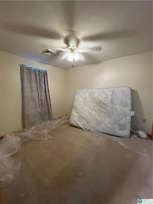 Building Photo - 11 S Main St