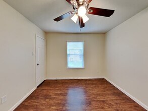 Building Photo - 12623 Mountain Daisy Rd