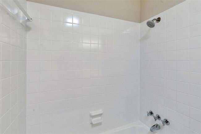 Building Photo - 10407 Button Quail Dr